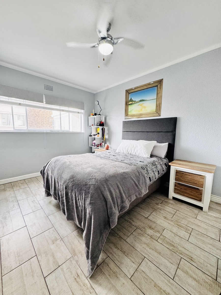 3 Bedroom Property for Sale in Sea Point Western Cape